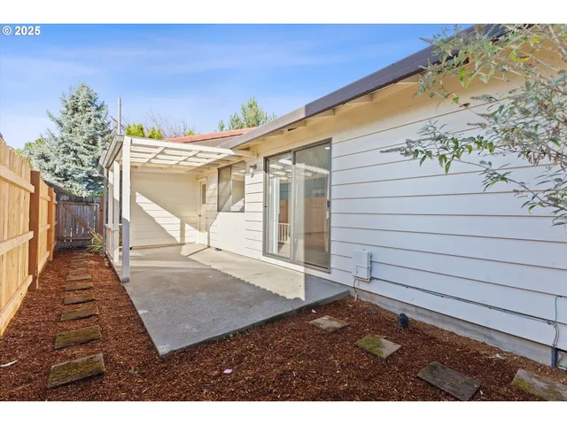 $325,000 | 1200 Johnson Court, Newberg, OR 97132