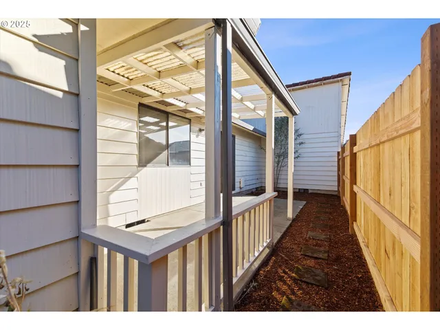 $325,000 | 1200 Johnson Court, Newberg, OR 97132