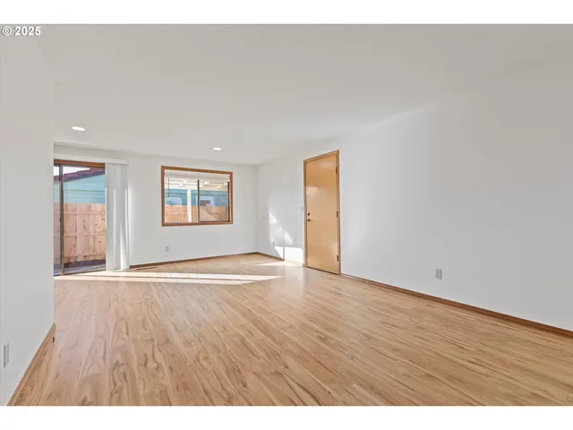 $325,000 | 1200 Johnson Court, Newberg, OR 97132