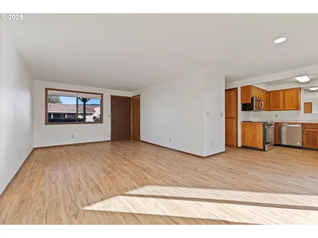 $325,000 | 1200 Johnson Court, Newberg, OR 97132