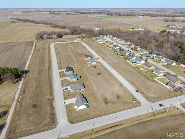 $37,980 | 4920 Fitz James Crossing, Highland, IL 62249