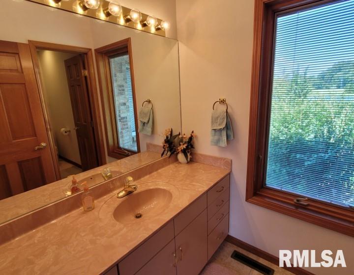 4000 East Richview Road Mount Vernon, IL 62864 - Photo 29 of 49 Gallery Image 29