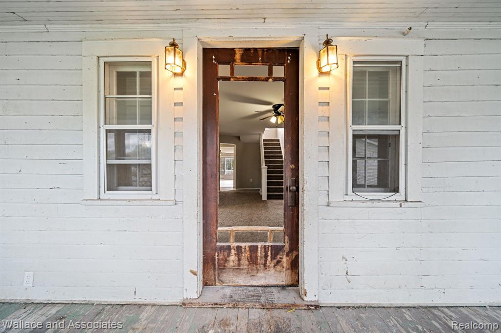 7308 Lakeshore Road Lexington, MI 48450 - Photo 13 of 35
