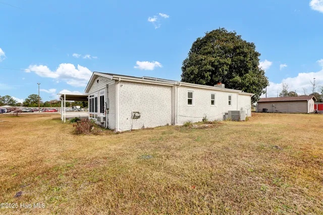 $249,000 | 2152 Highway 172, Sneads Ferry, NC 28460