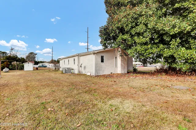 $249,000 | 2152 Highway 172, Sneads Ferry, NC 28460