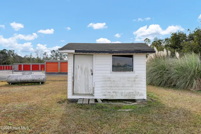 $249,000 | 2152 Highway 172, Sneads Ferry, NC 28460