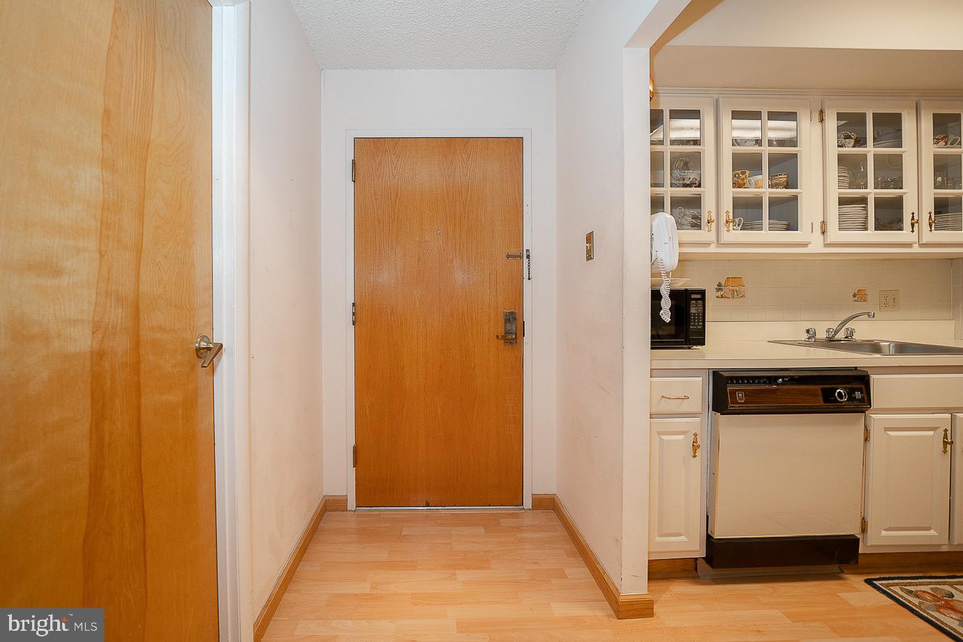 700 Avondale Road, Unit PH2 Wallingford, PA 19086 - Photo 5 of 57