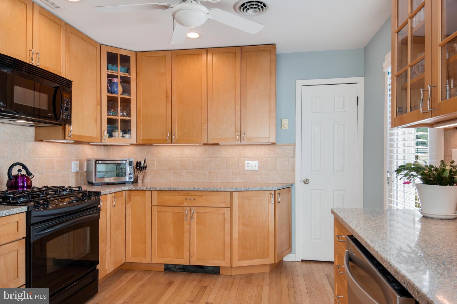 204 Queen Anne Road Stevensville, MD 21666 - Photo 16 of 48 Kitchen 42 " cabinets