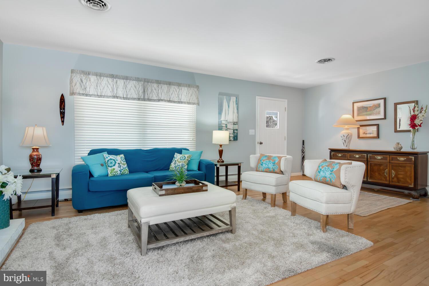204 Queen Anne Road Stevensville, MD 21666 - Photo 10 of 48 Living room
