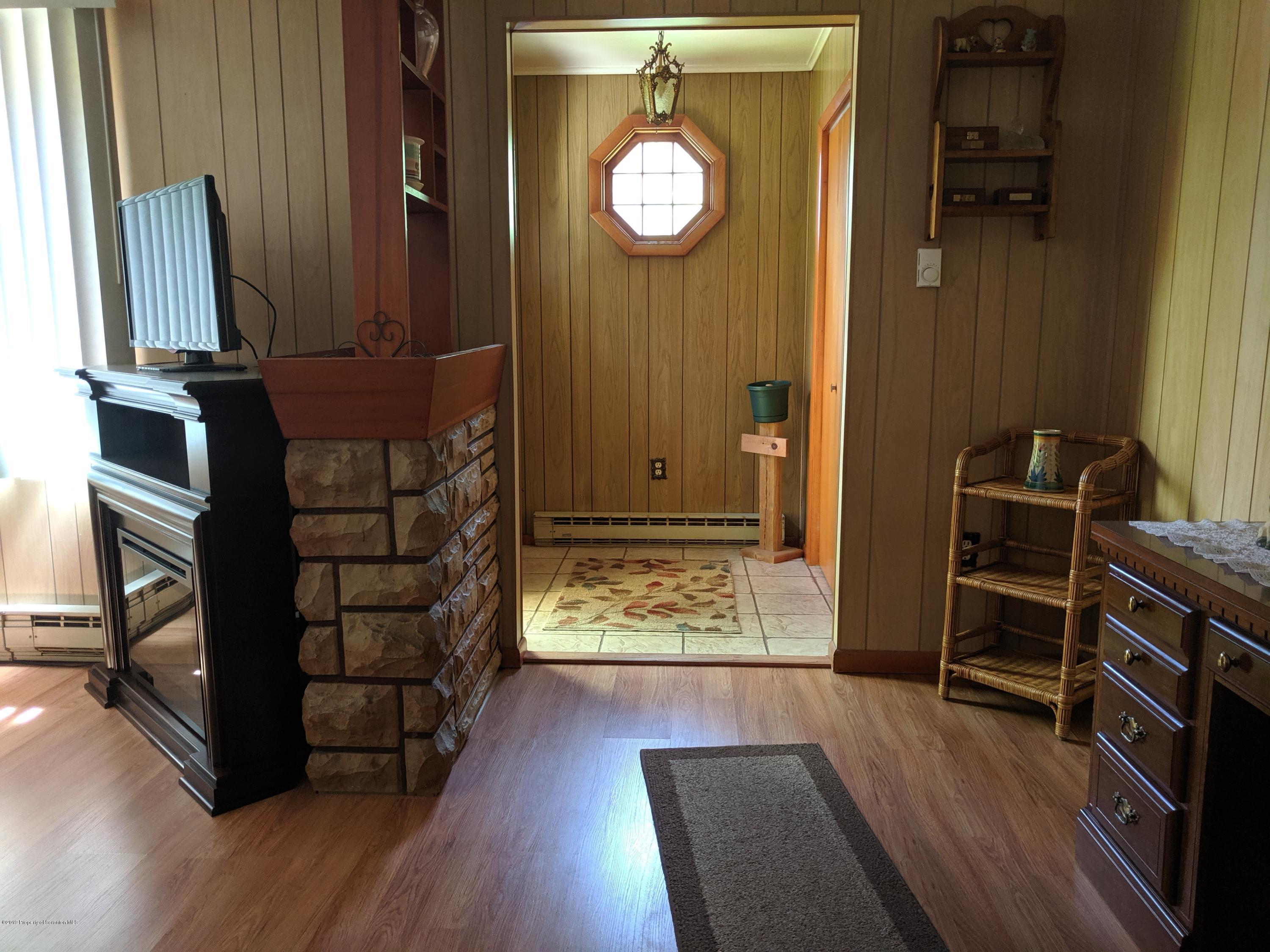 51 Spring Street Carbondale, PA 18407 - Photo 12 of 18 Gallery Image 12