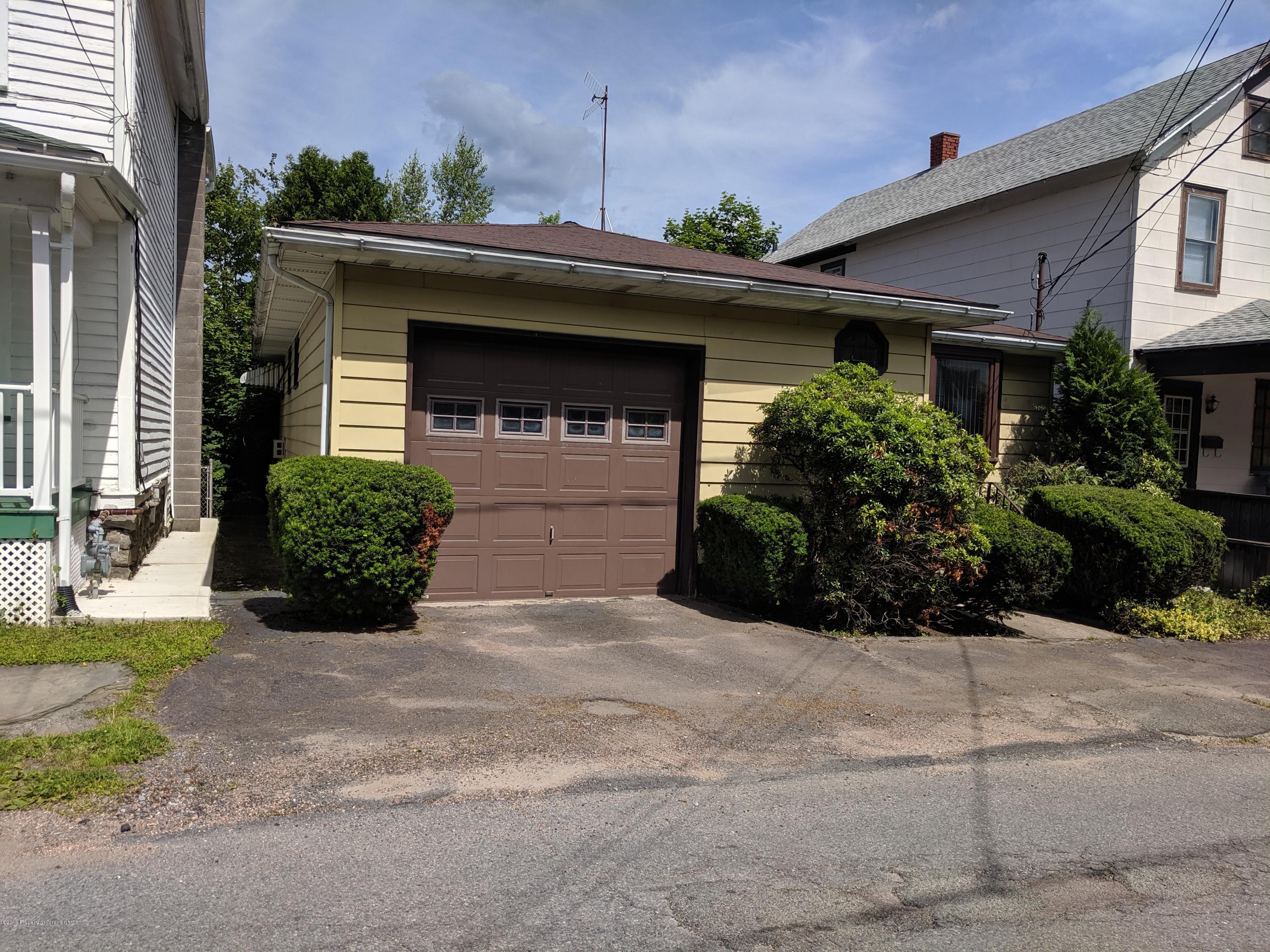 51 Spring Street Carbondale, PA 18407 - Photo 3 of 18 Gallery Image 3