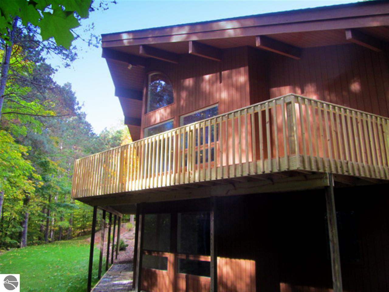 8990 East Erdt Road Suttons Bay, MI 49682 - Photo 26 of 28 1777373-25.JPG