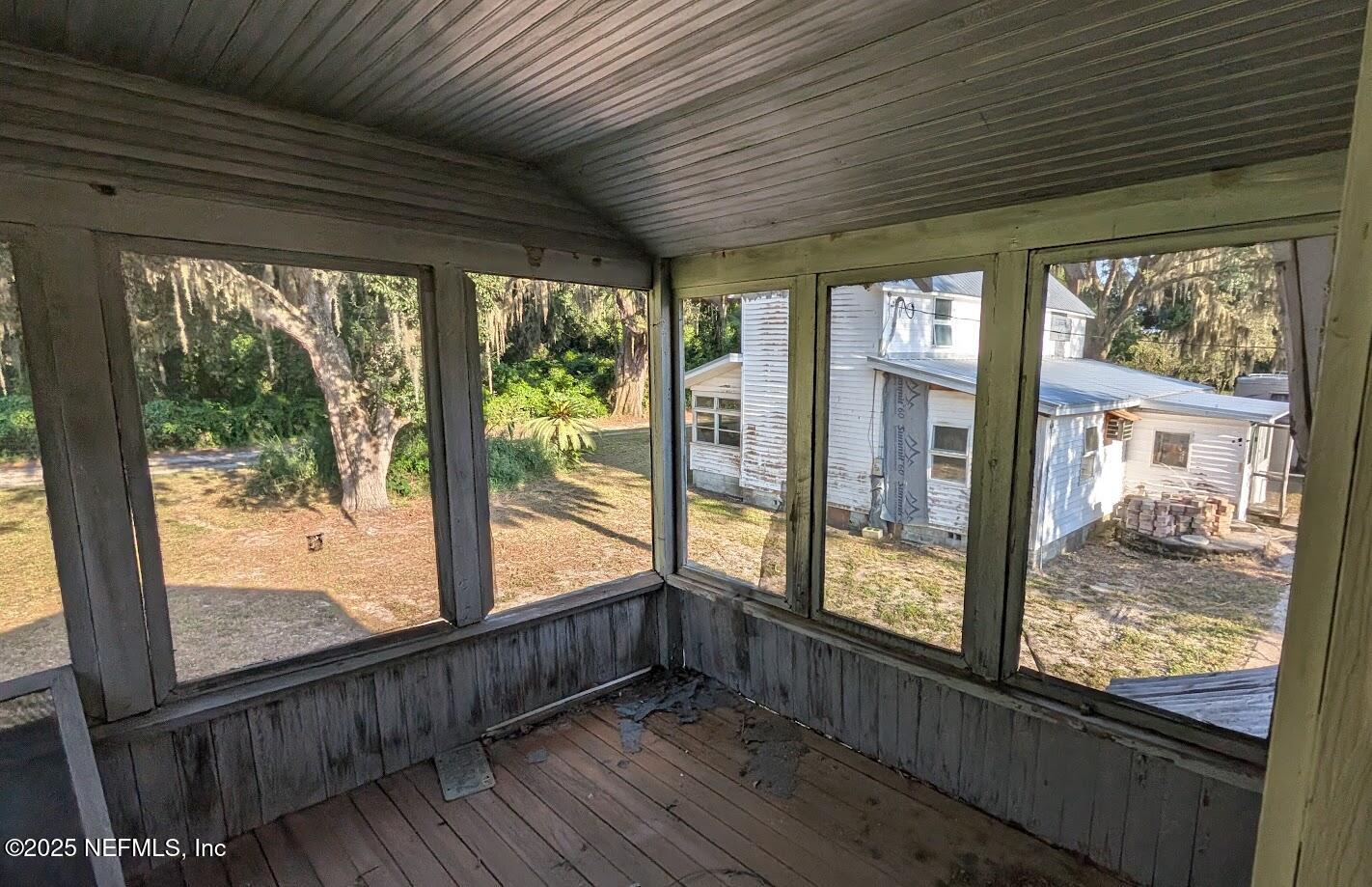 120 Dunkle-Snyder Road Crescent City, FL 32112 - Photo 27 of 30 27 Front porch on appartment