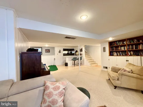 $5,900 | 2405 Barbour Road, Falls Church, VA 22043