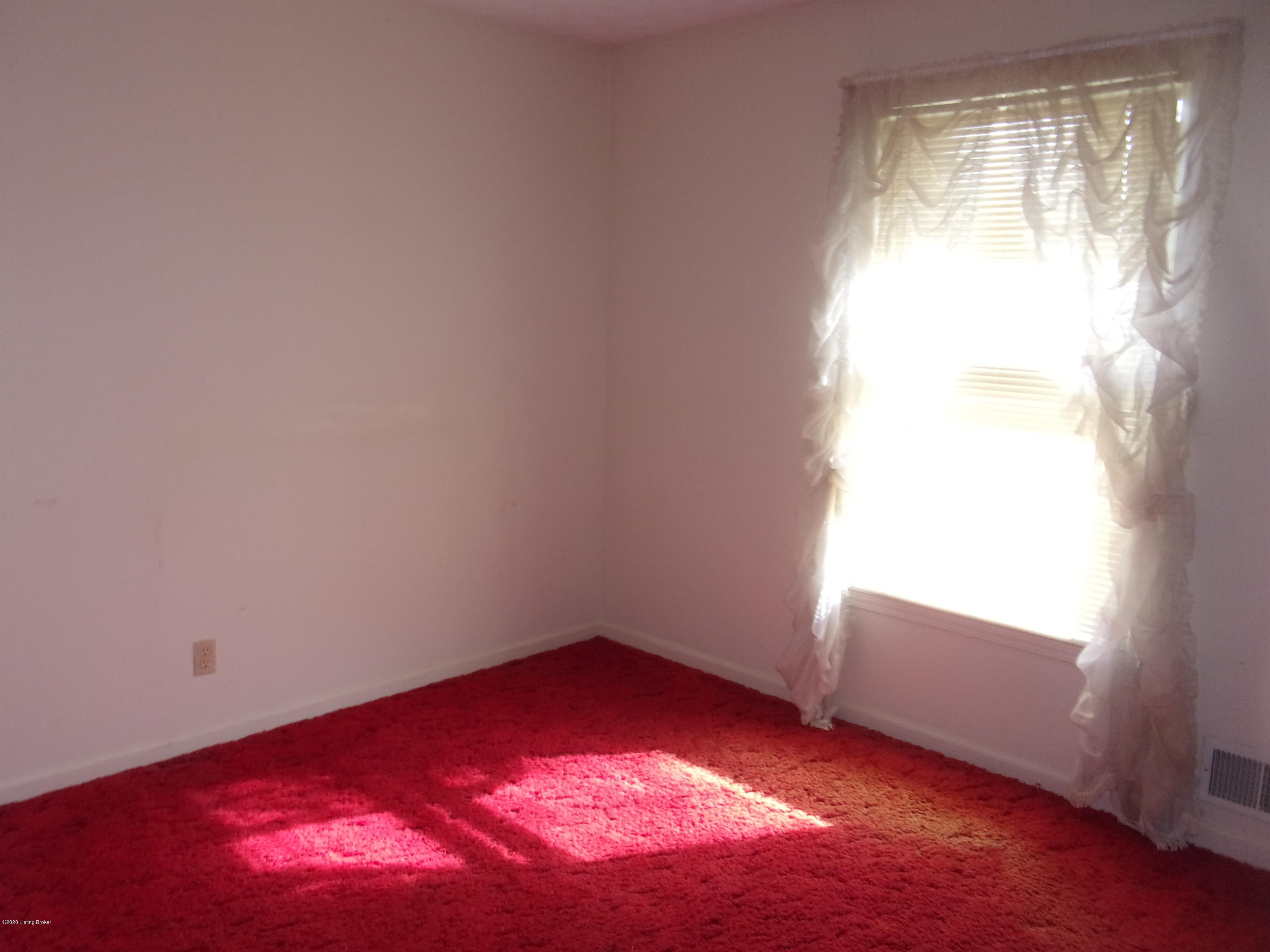 8236 Bloomfield Road Bloomfield, KY 40008 - Photo 20 of 33 101_1163