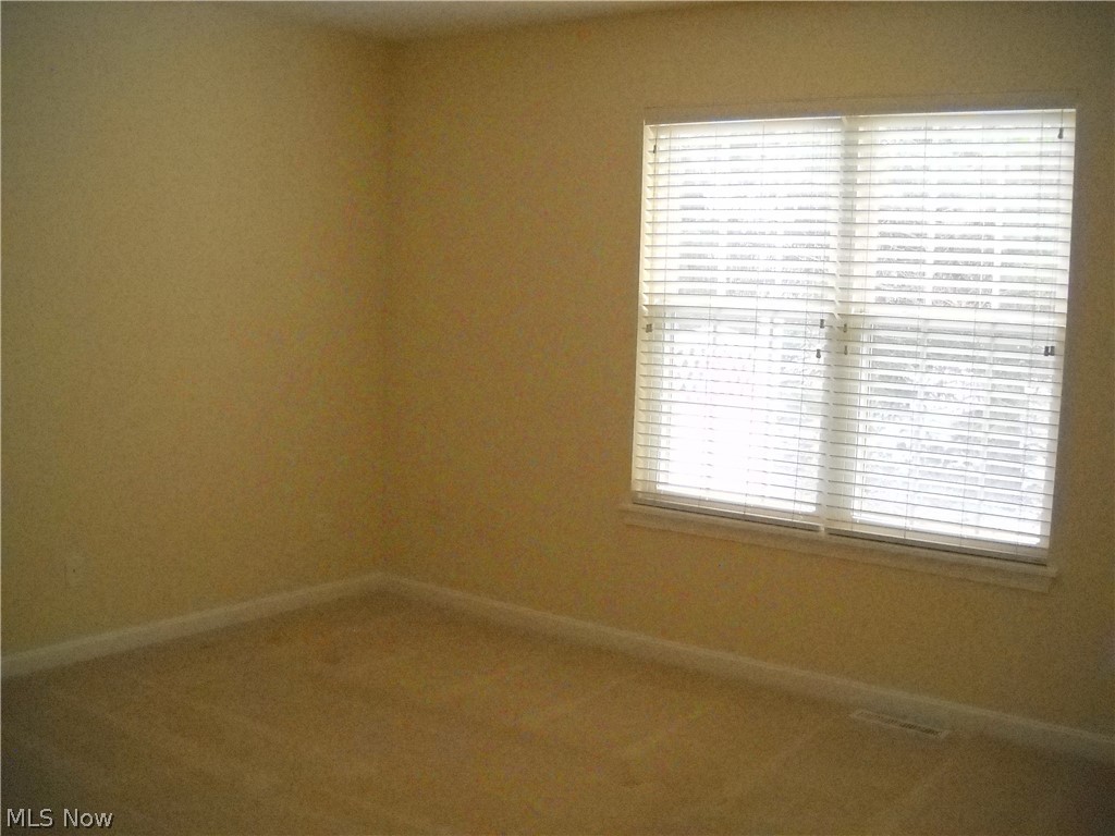 710 Rivers Edge Lane Painesville, OH 44077 - Photo 7 of 9 Gallery Image 7