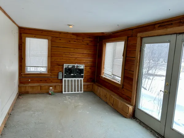 $99,500 | 555 Farmington Road, Strong, ME 04983