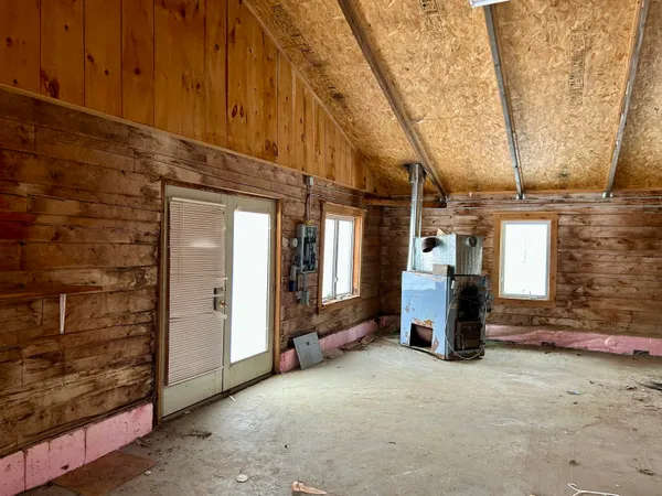 $99,500 | 555 Farmington Road, Strong, ME 04983