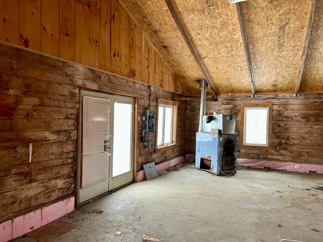 $99,500 | 555 Farmington Road, Strong, ME 04983