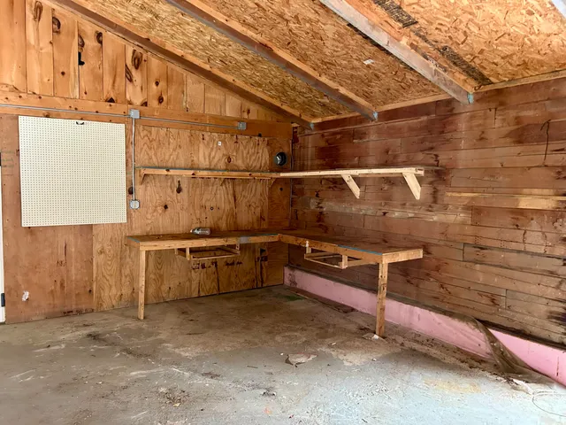 $99,500 | 555 Farmington Road, Strong, ME 04983