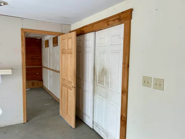 $99,500 | 555 Farmington Road, Strong, ME 04983