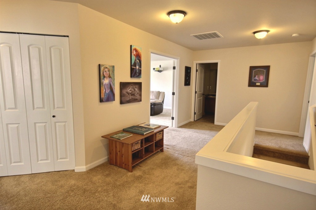 515 Graham Avenue Northeast Renton, WA 98059 - Photo 13 of 25