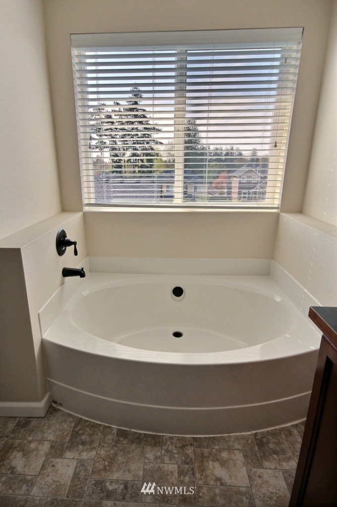 515 Graham Avenue Northeast Renton, WA 98059 - Photo 17 of 25