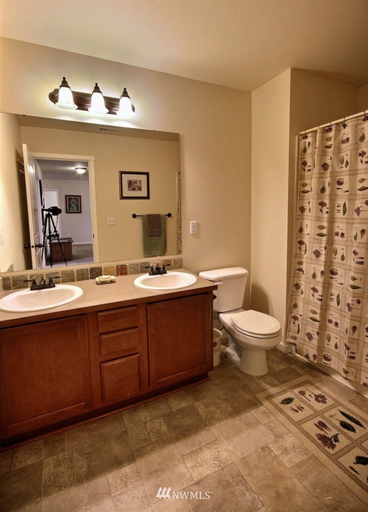 515 Graham Avenue Northeast Renton, WA 98059 - Photo 22 of 25