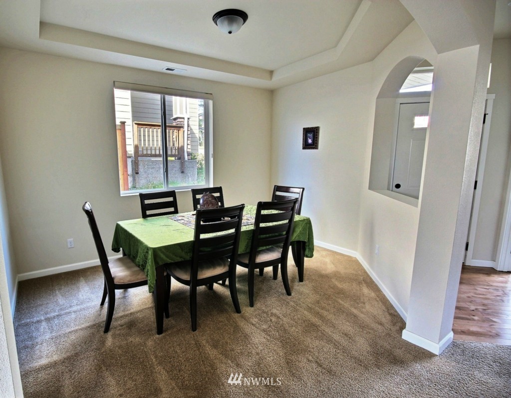 515 Graham Avenue Northeast Renton, WA 98059 - Photo 5 of 25