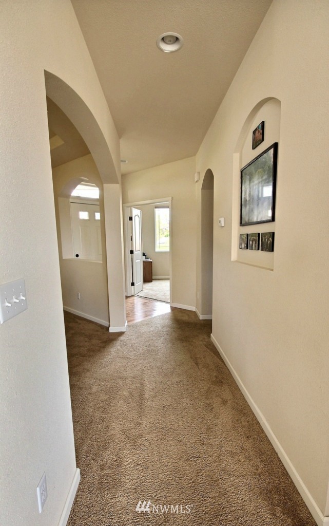 515 Graham Avenue Northeast Renton, WA 98059 - Photo 7 of 25