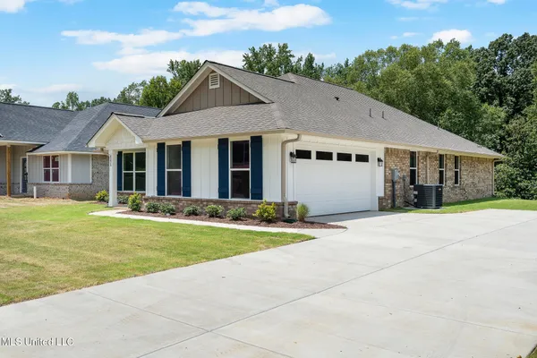 $343,700 | 4275 Olivia Circle West, Olive Branch, MS 38654