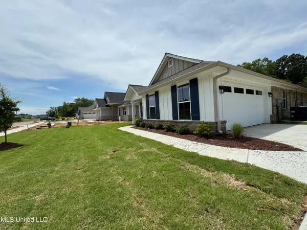 $343,700 | 4275 Olivia Circle West, Olive Branch, MS 38654