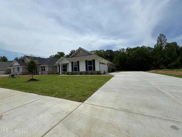 $343,700 | 4275 Olivia Circle West, Olive Branch, MS 38654