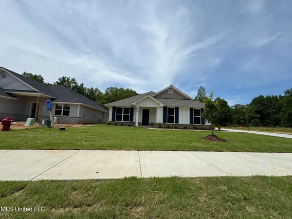 $343,700 | 4275 Olivia Circle West, Olive Branch, MS 38654