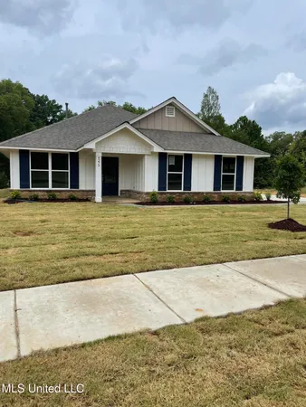 $343,700 | 4275 Olivia Circle West, Olive Branch, MS 38654