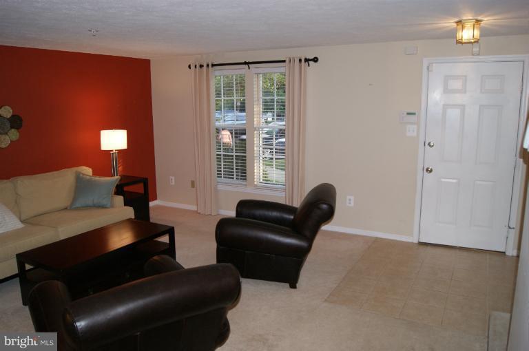 588 Quaker Ridge Court Arnold, MD 21012 - Photo 8 of 18 Living Room 2