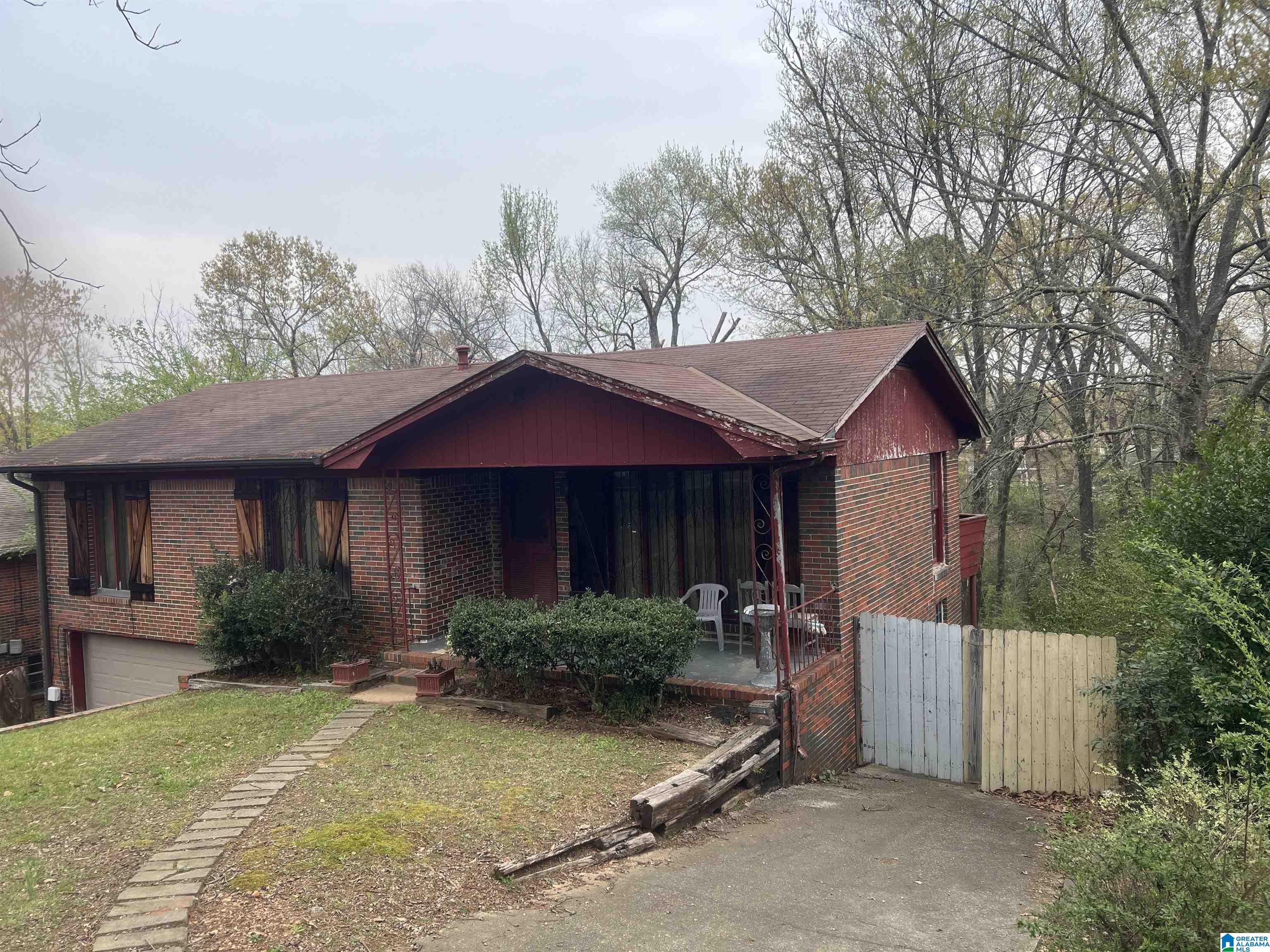 2201 16th Street Southwest Birmingham, AL 35211 - Photo 2 of 15