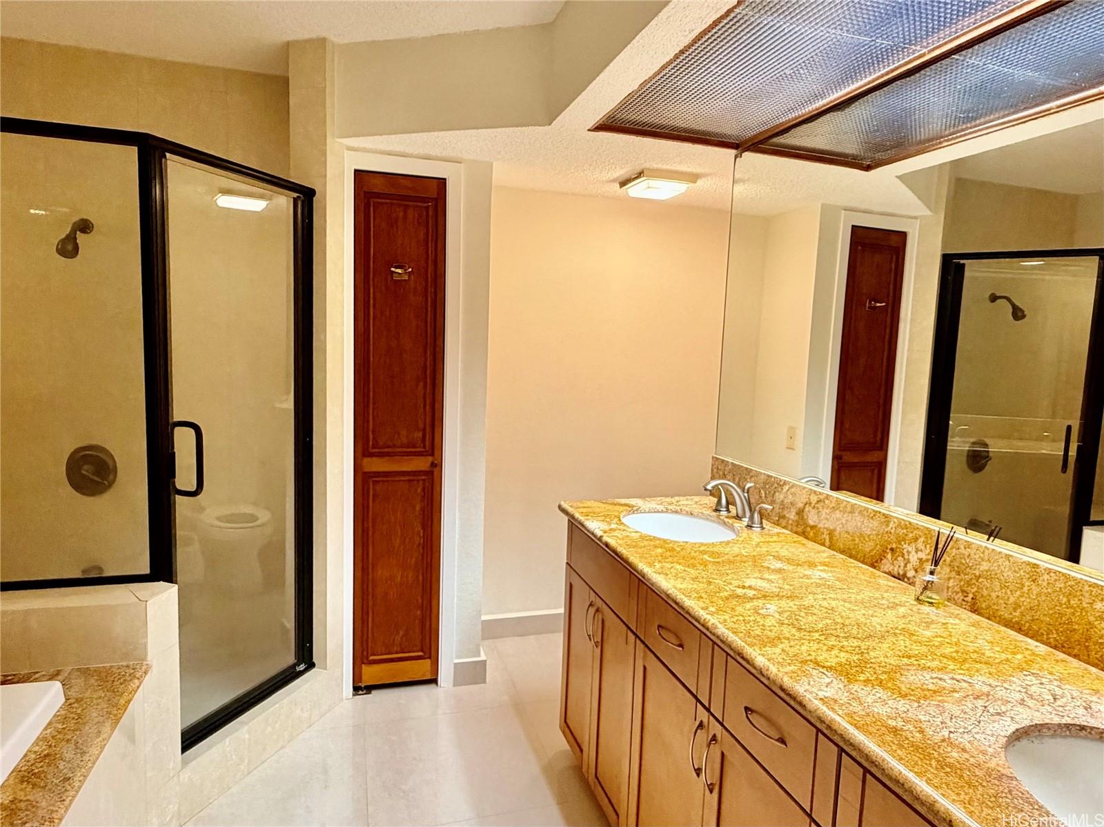 2138 Laukahi Street Honolulu, HI 96821 - Photo 9 of 16