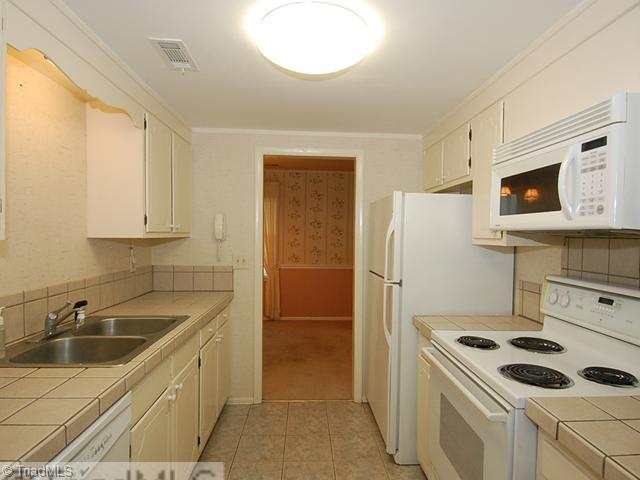 2954 St Marks Road Southwest, Unit A Winston-Salem, NC 27103 - Photo 4 of 12 Kitchen.