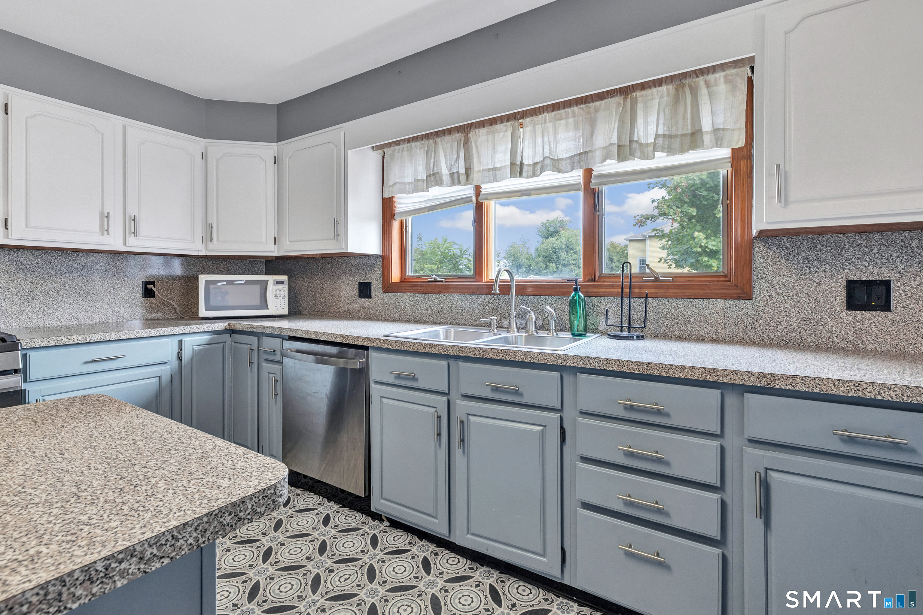 72 Bennett Avenue Waterbury, CT 06708 - Photo 20 of 35 Gallery Image 20
