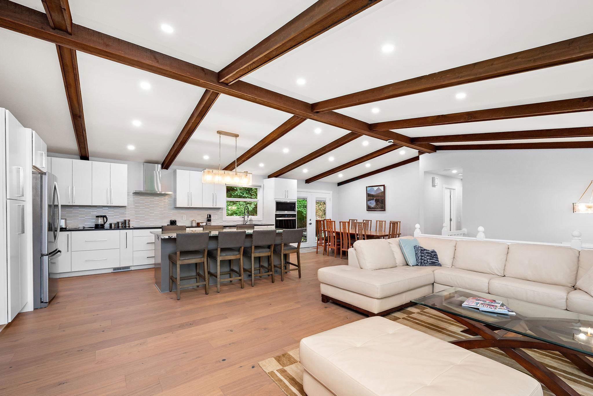 27755 Island View Road Shorewood, MN 55331 - Photo 7 of 32