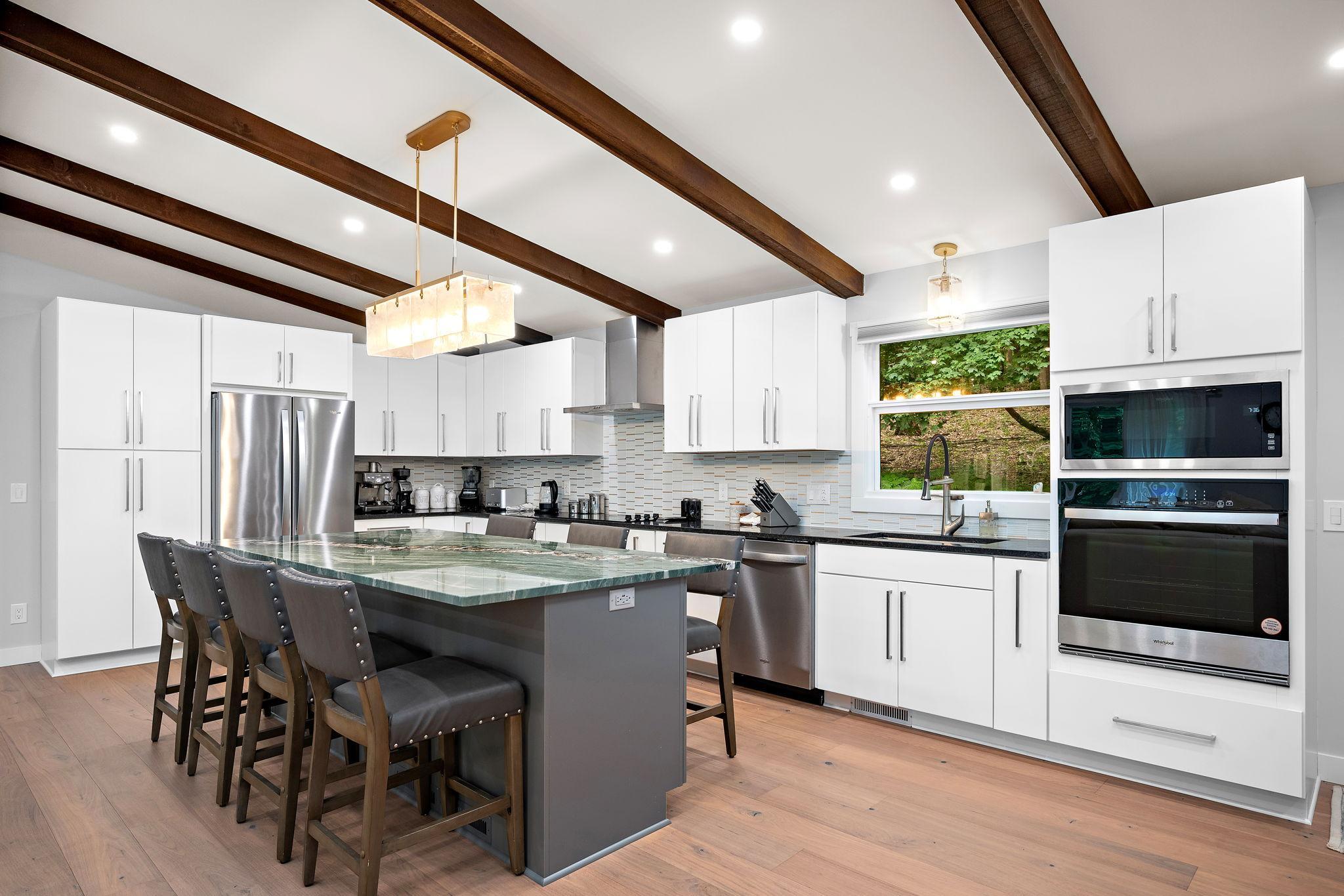 27755 Island View Road Shorewood, MN 55331 - Photo 8 of 32