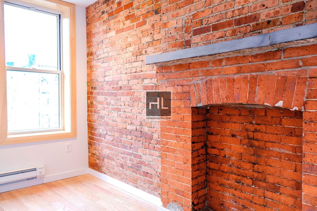 43 Cumberland Street, Unit UNT THREE Brooklyn, NY 11205 - Photo 5 of 9 a bathroom with a shower