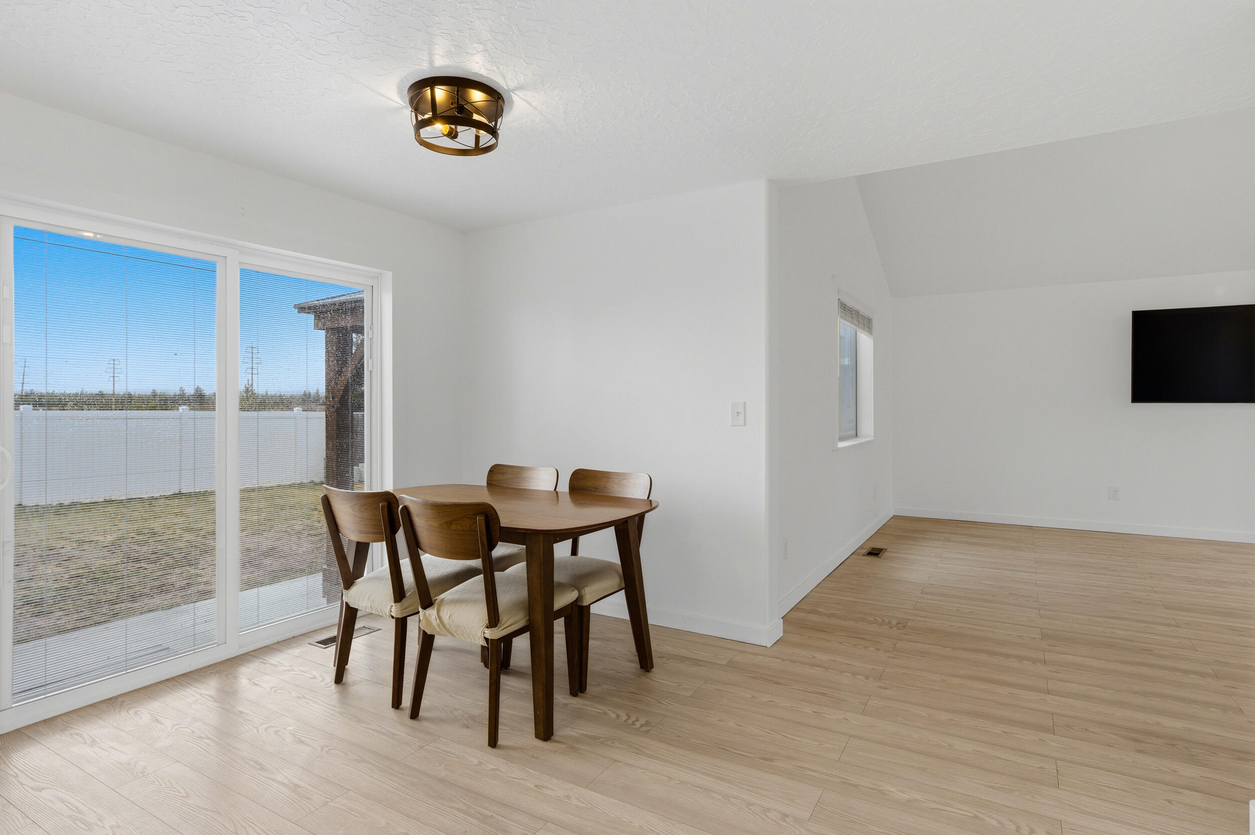 51281 Riley Lane La Pine, OR 97739 - Photo 11 of 36