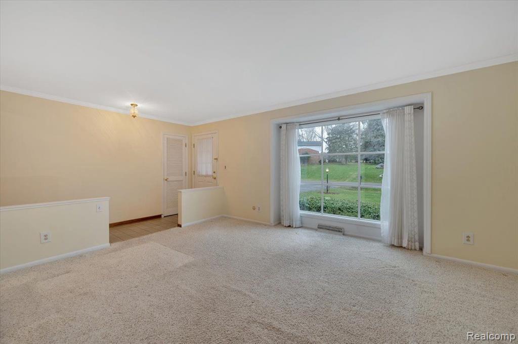 1882 Fair Oak Drive Rochester Hills, MI 48309 - Photo 3 of 19