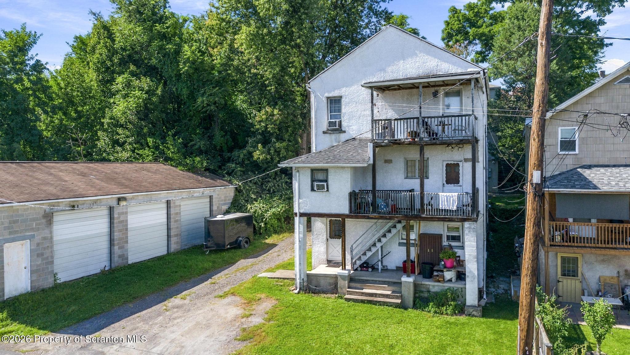 817 Rear Court Street Scranton, PA 18508 - Photo 6 of 45 Rear