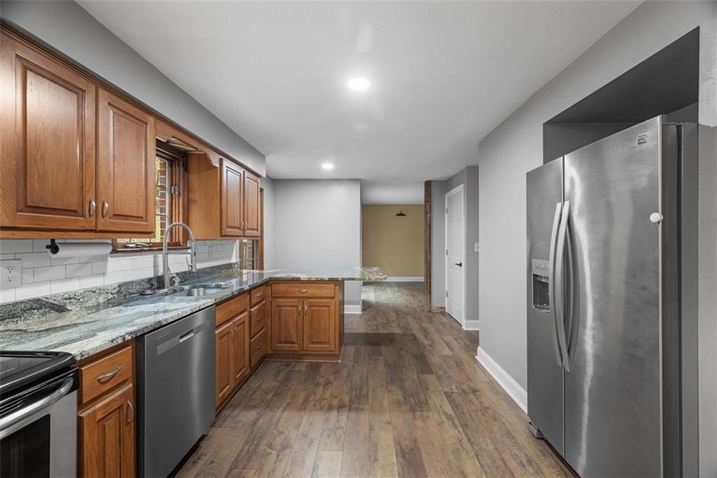 926 Roosevelt Road Pittsburgh, PA 15237 - Photo 13 of 49 Gallery Image 13
