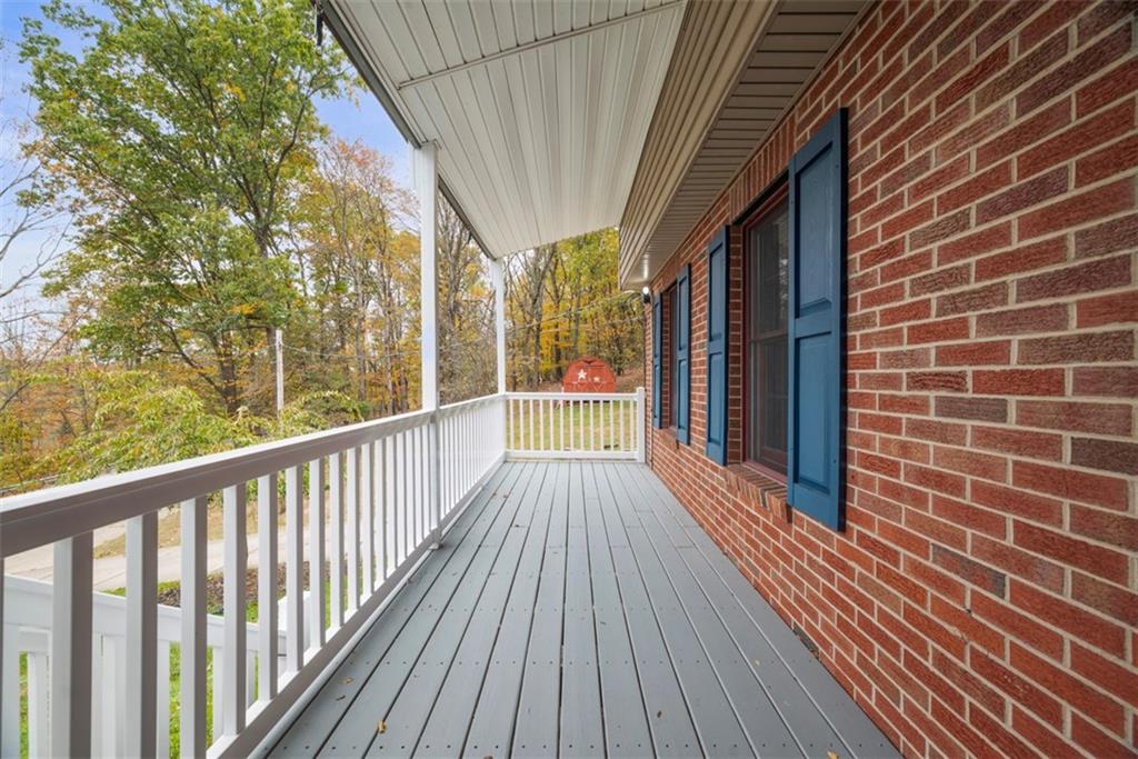 926 Roosevelt Road Pittsburgh, PA 15237 - Photo 4 of 49 Gallery Image 4