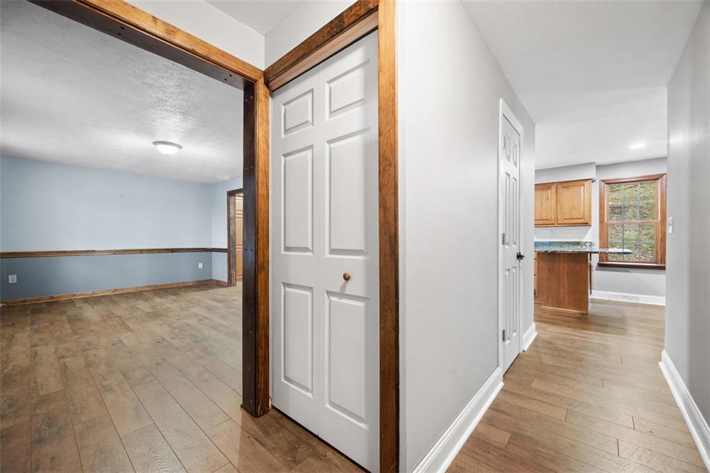 926 Roosevelt Road Pittsburgh, PA 15237 - Photo 6 of 49 Gallery Image 6