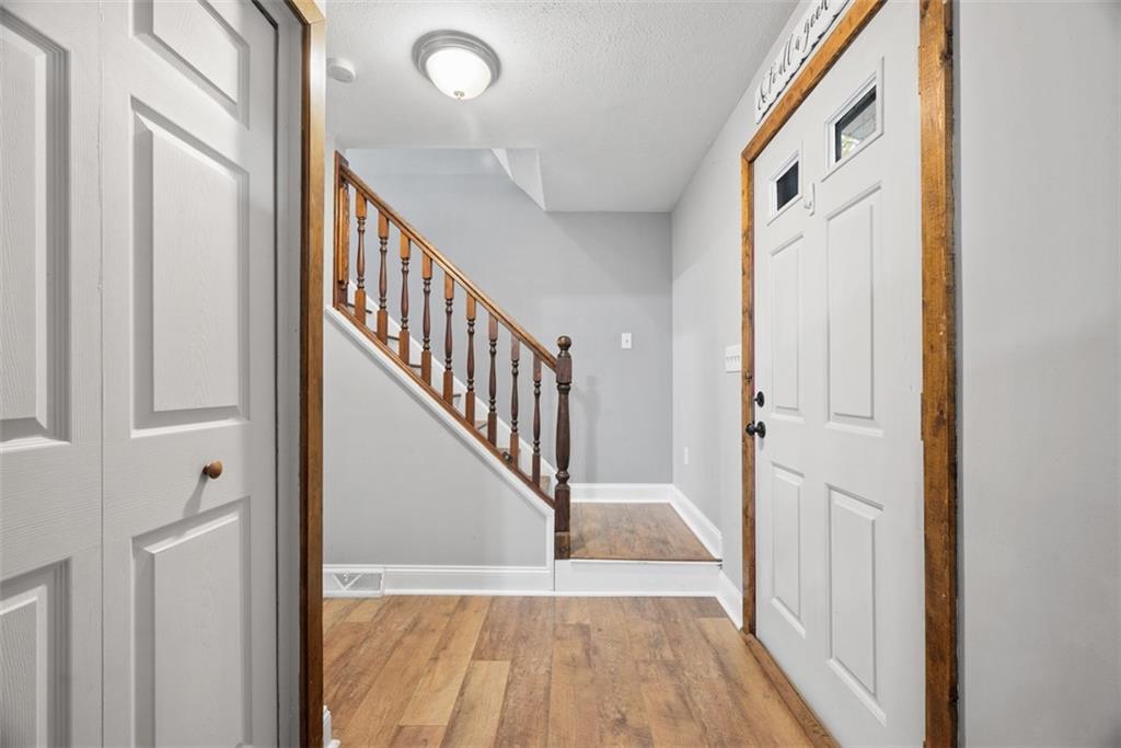 926 Roosevelt Road Pittsburgh, PA 15237 - Photo 7 of 49 Gallery Image 7